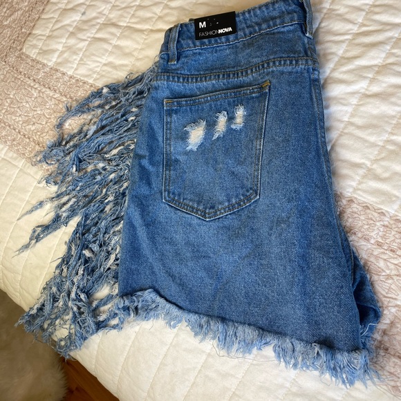 Shorts - Picture 5 of 5